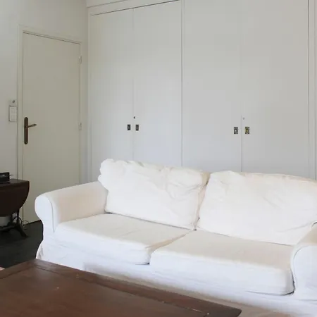Nest With Balcony Overlooking The Eiffel Tower Paris