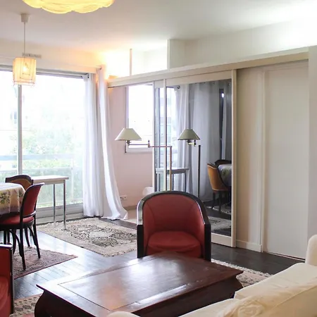 Nest With Balcony Overlooking The Eiffel Tower * Paris