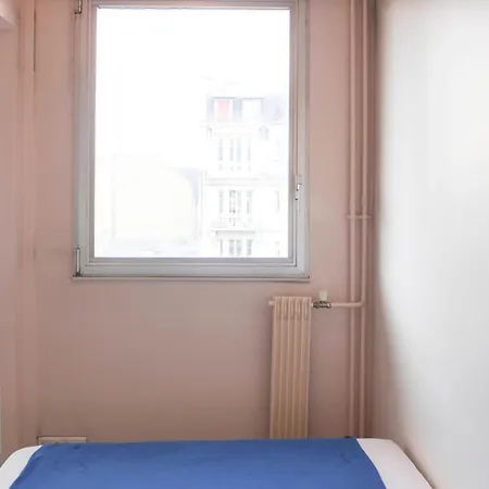 Nest With Balcony Overlooking The Eiffel Tower Lejlighed Paris